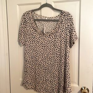 Ladies top. Maurice’s brand. Size Xl